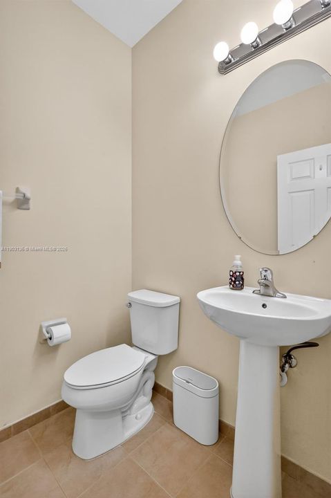 Activo con contrato: $620,000 (3 camas, 2 baños, 1704 Pies cuadrados)