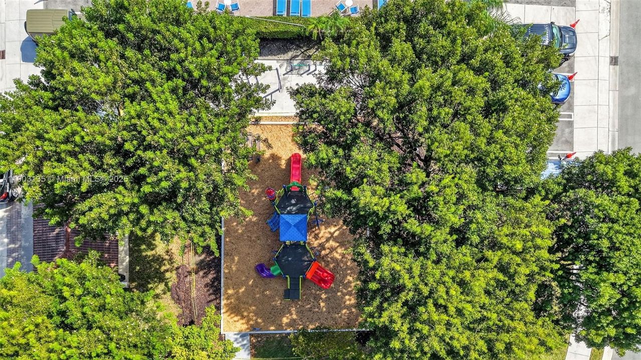 Activo con contrato: $620,000 (3 camas, 2 baños, 1704 Pies cuadrados)