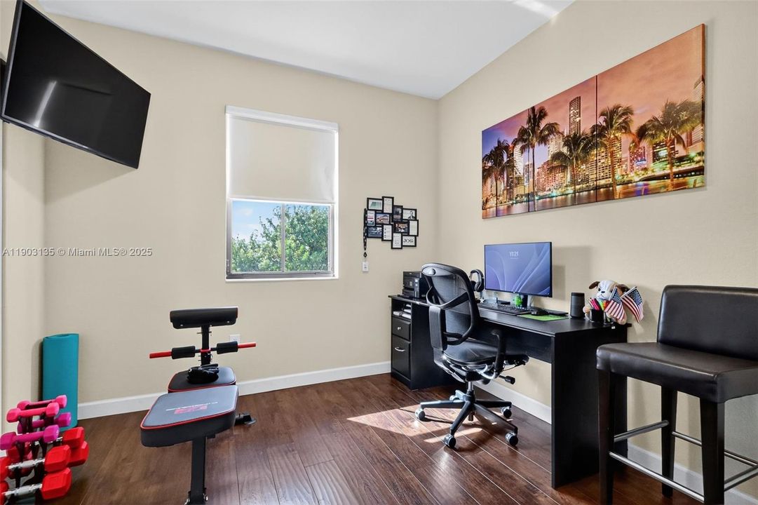 Activo con contrato: $620,000 (3 camas, 2 baños, 1704 Pies cuadrados)