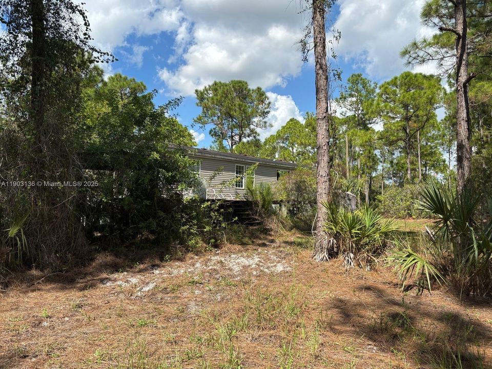 待售: $375,000 (7.42 acres)