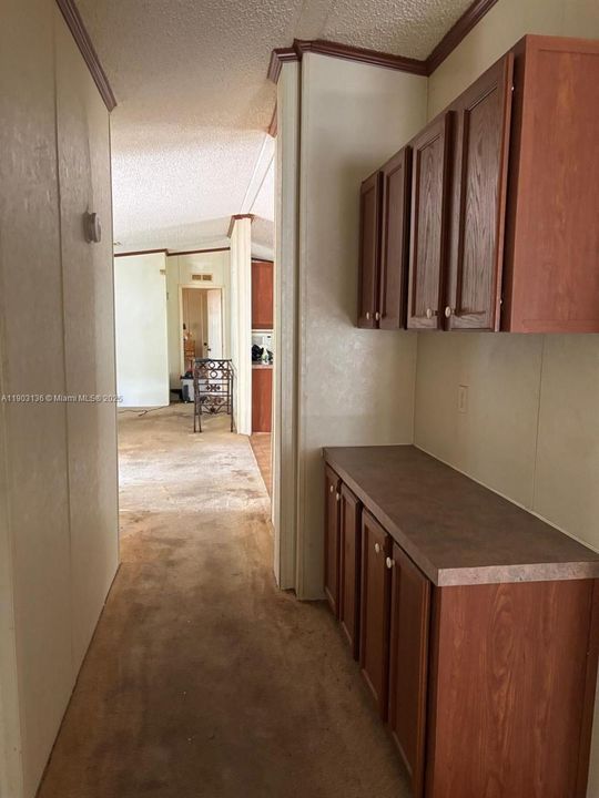 待售: $375,000 (7.42 acres)