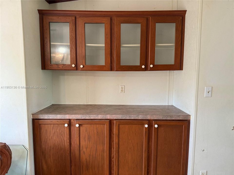 待售: $375,000 (7.42 acres)