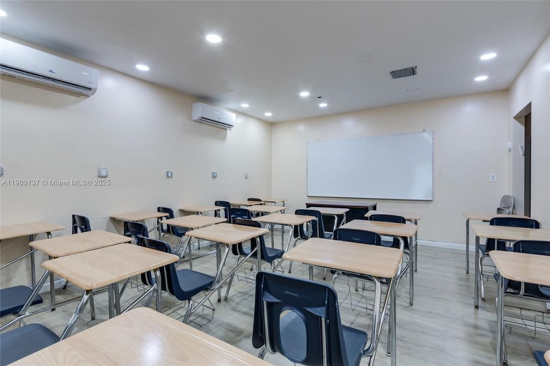 En Venta: $849,770 (0 camas, 0 baños, 0 Pies cuadrados)