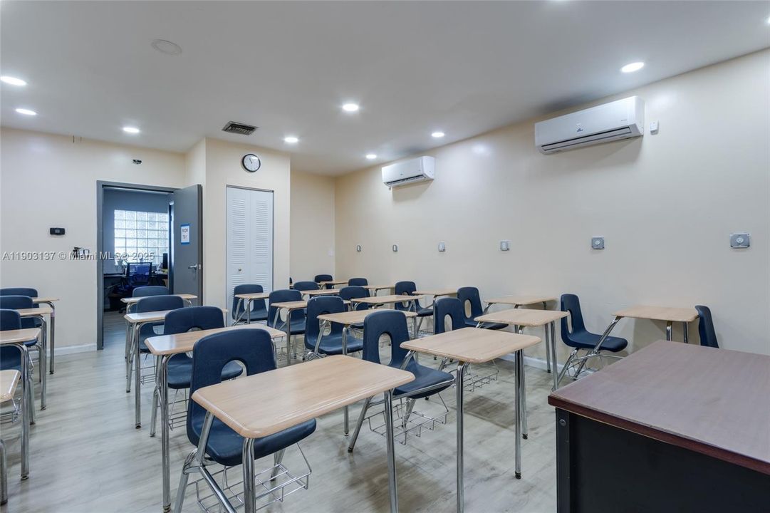 En Venta: $849,770 (0 camas, 0 baños, 0 Pies cuadrados)