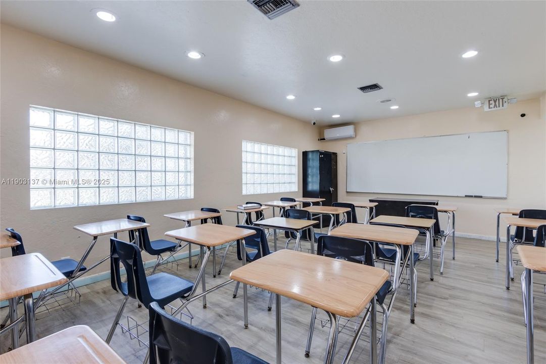 En Venta: $849,770 (0 camas, 0 baños, 0 Pies cuadrados)