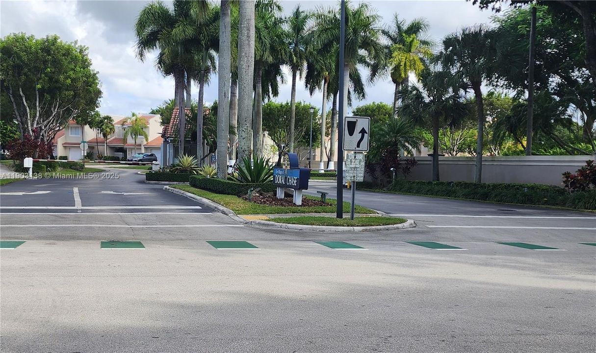 В аренду: $4,500 (4 спален, 3 ванн, 1898 Квадратных фут)