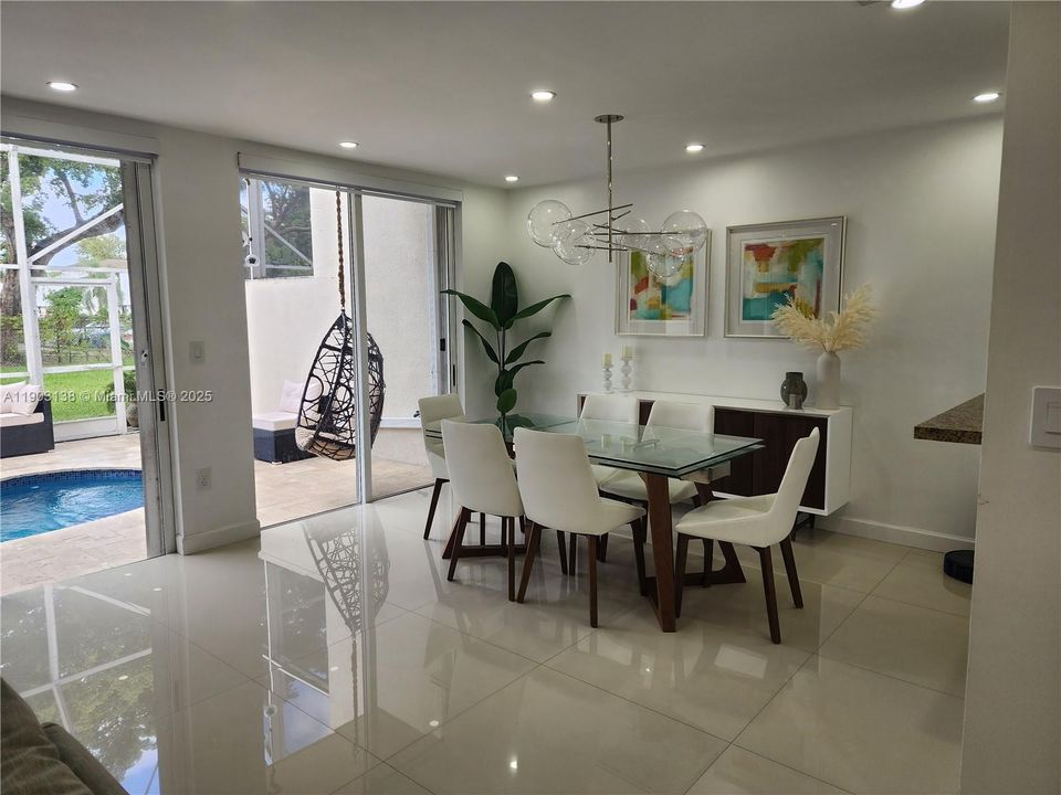 В аренду: $4,500 (4 спален, 3 ванн, 1898 Квадратных фут)