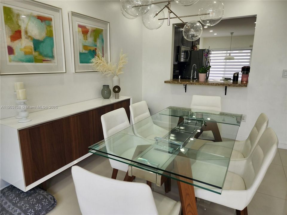 В аренду: $4,500 (4 спален, 3 ванн, 1898 Квадратных фут)