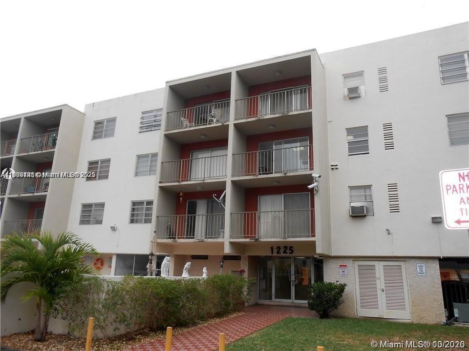 Recientemente alquilado: $1,550 (1 camas, 1 baños, 696 Pies cuadrados)