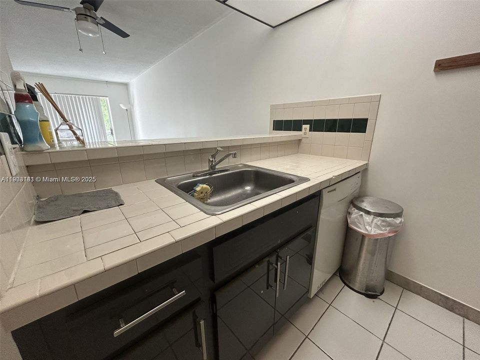 Recientemente alquilado: $1,550 (1 camas, 1 baños, 696 Pies cuadrados)