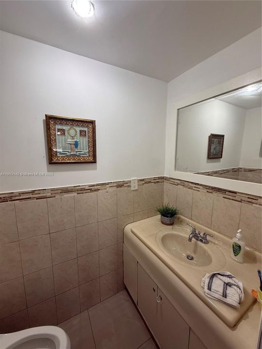 最近售出: $429,900 (3 贝兹, 2 浴室, 950 平方英尺)