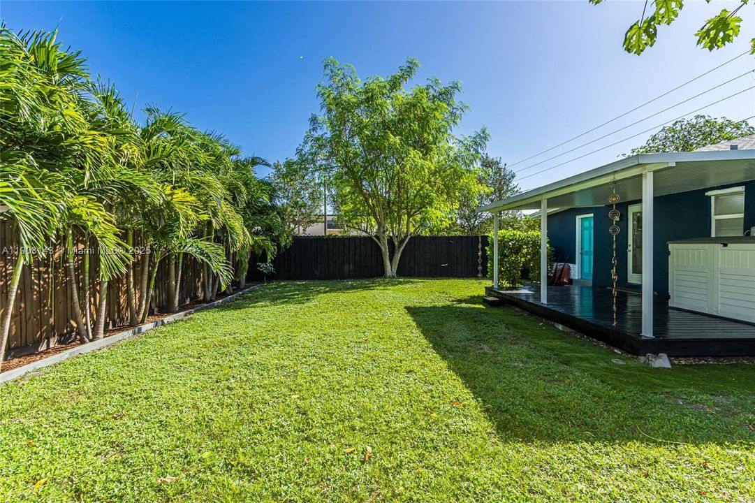 待售: $419,900 (3 贝兹, 1 浴室, 824 平方英尺)