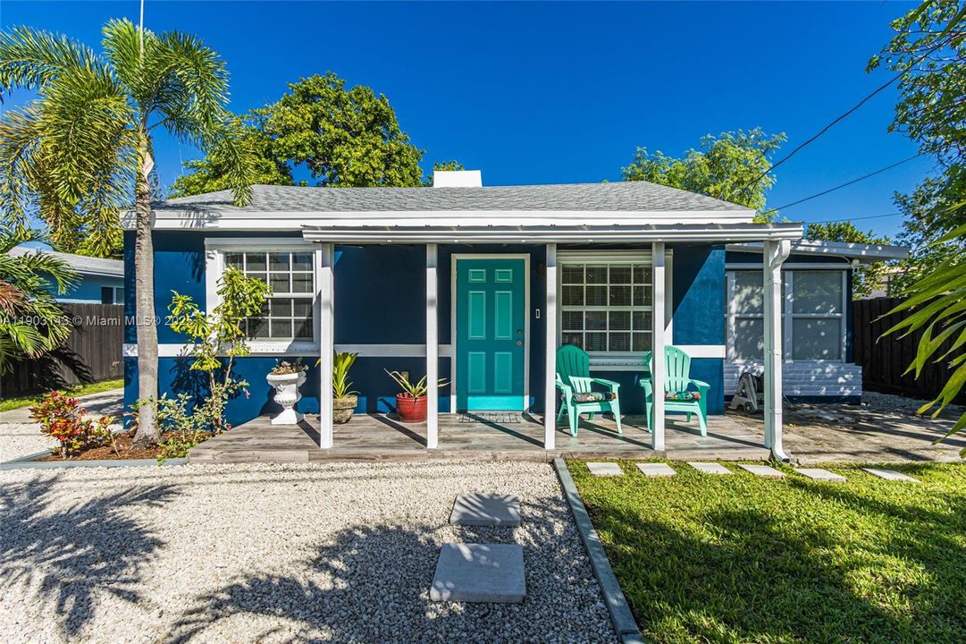 待售: $419,900 (3 贝兹, 1 浴室, 824 平方英尺)