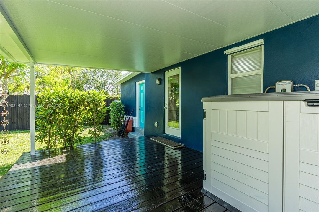 待售: $419,900 (3 贝兹, 1 浴室, 824 平方英尺)