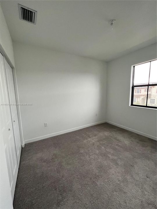 出租: $2,800 (3 贝兹, 2 浴室, 1335 平方英尺)