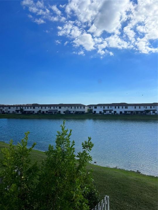 出租: $2,800 (3 贝兹, 2 浴室, 1335 平方英尺)