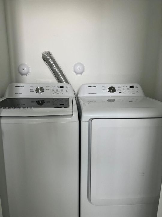 出租: $2,800 (3 贝兹, 2 浴室, 1335 平方英尺)