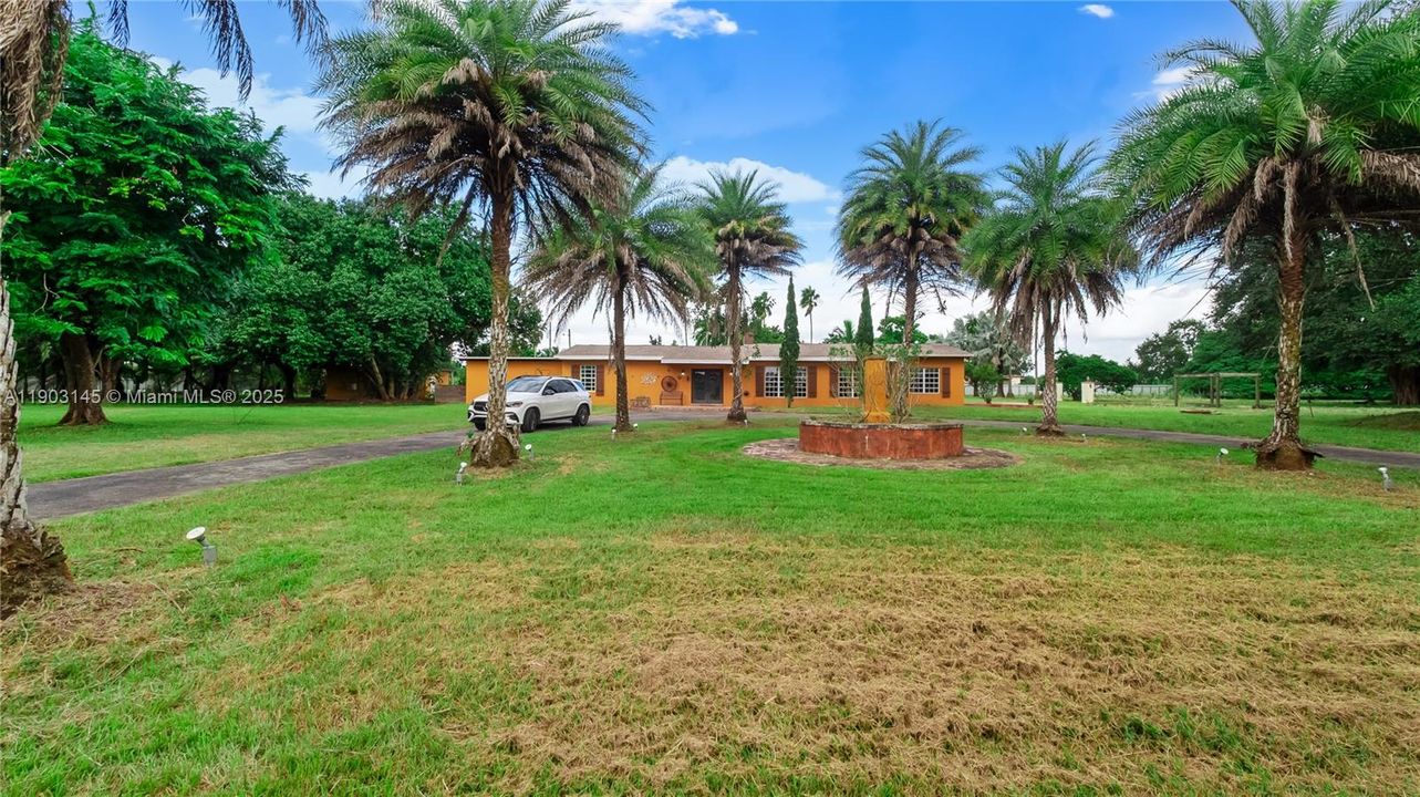 На продажу: $1,700,000 (5 спален, 4 ванн, 3224 Квадратных фут)