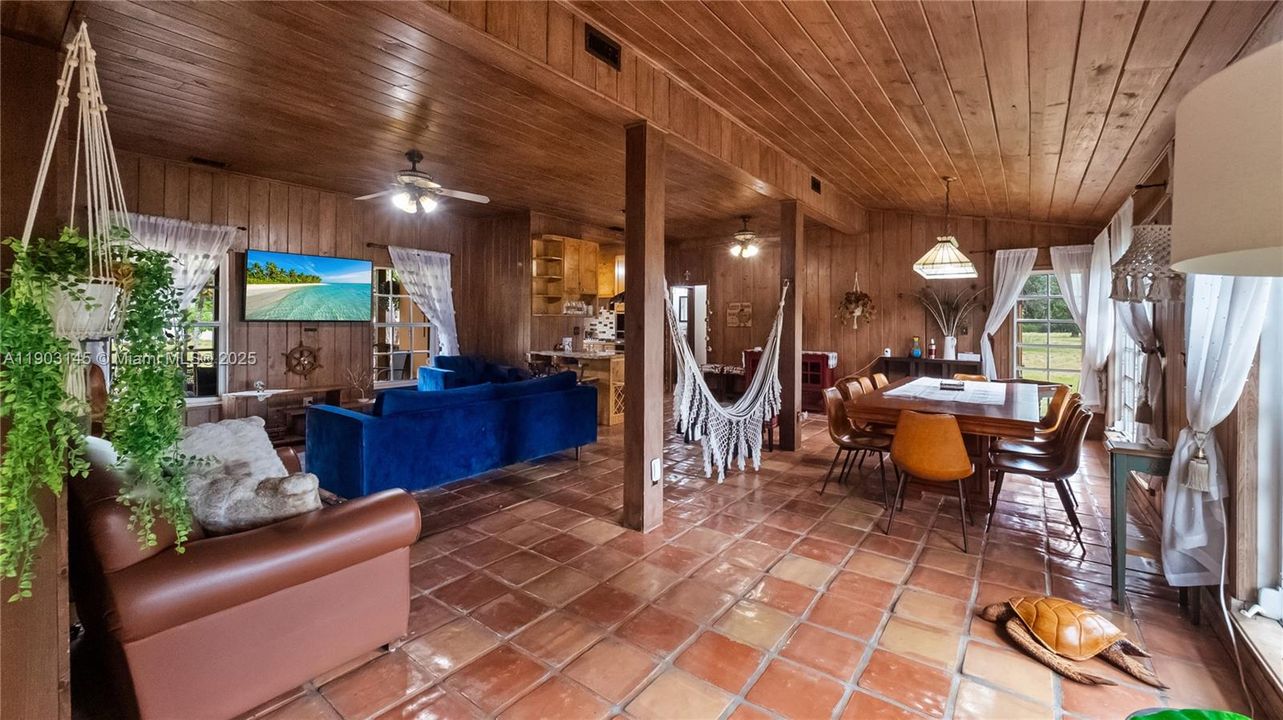 На продажу: $1,700,000 (5 спален, 4 ванн, 3224 Квадратных фут)