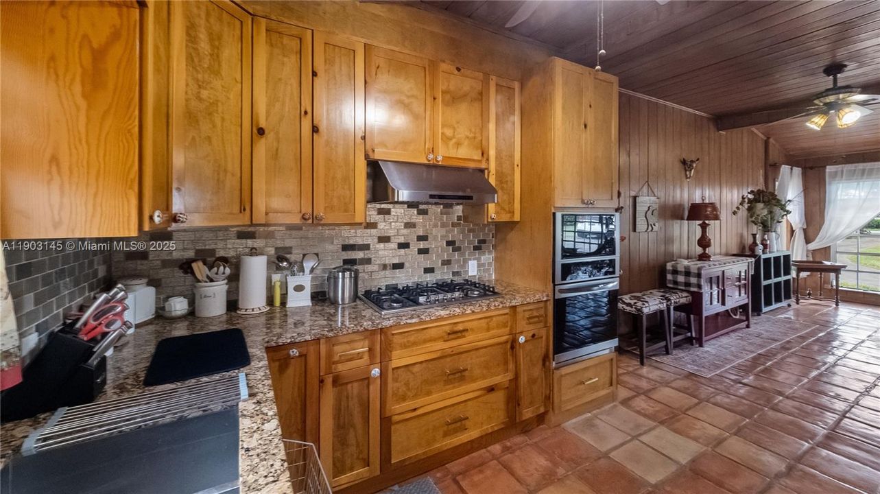 На продажу: $1,700,000 (5 спален, 4 ванн, 3224 Квадратных фут)