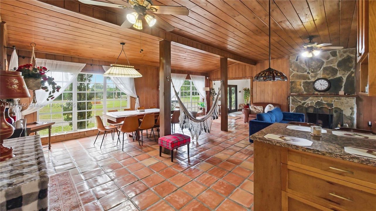 На продажу: $1,700,000 (5 спален, 4 ванн, 3224 Квадратных фут)