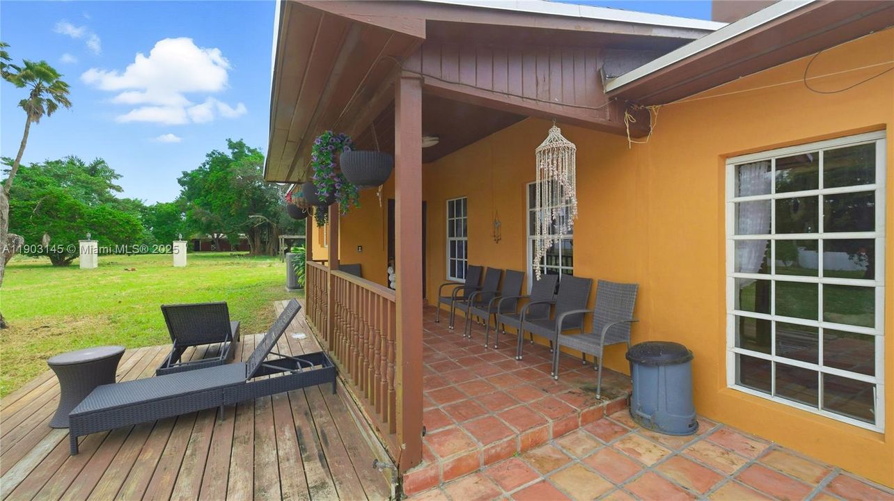 На продажу: $1,700,000 (5 спален, 4 ванн, 3224 Квадратных фут)