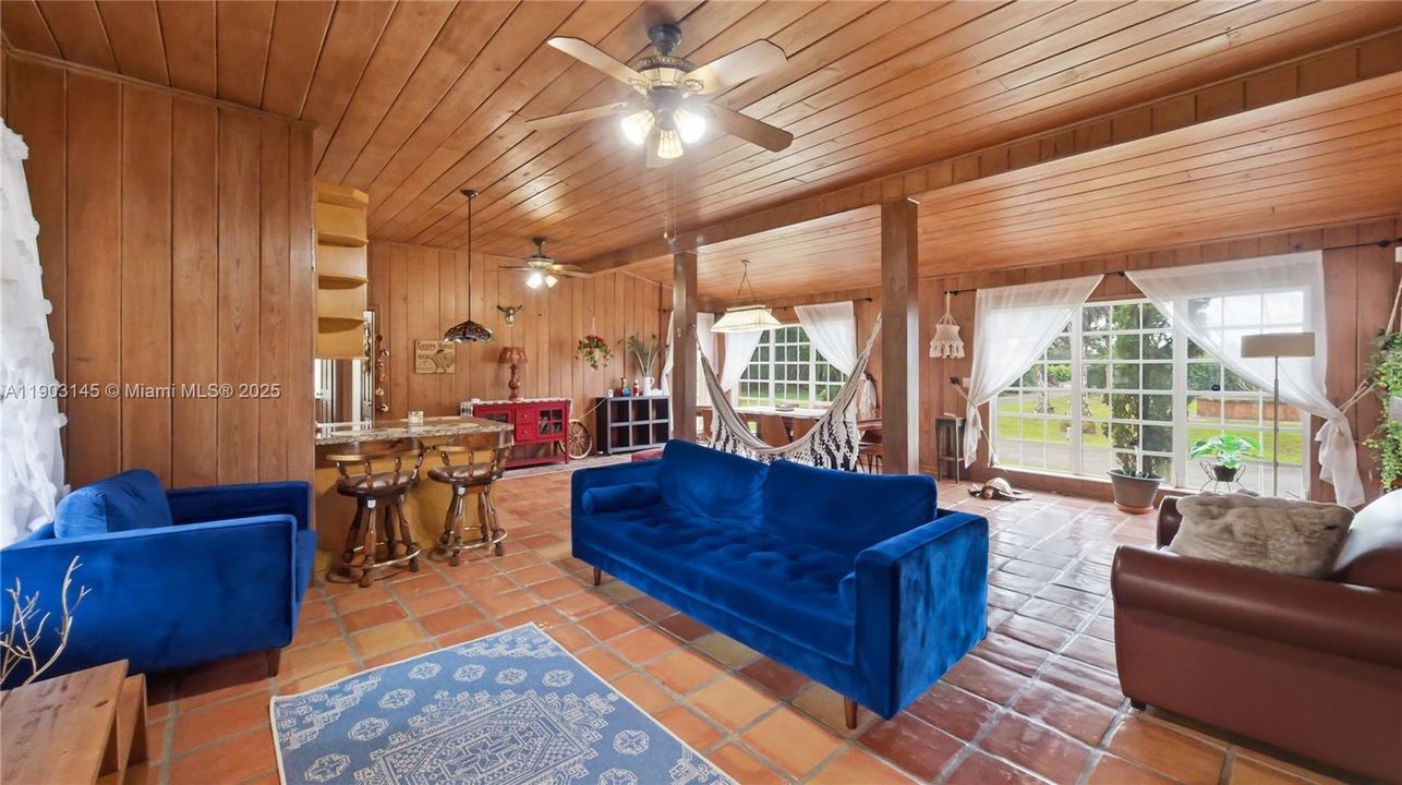 На продажу: $1,700,000 (5 спален, 4 ванн, 3224 Квадратных фут)