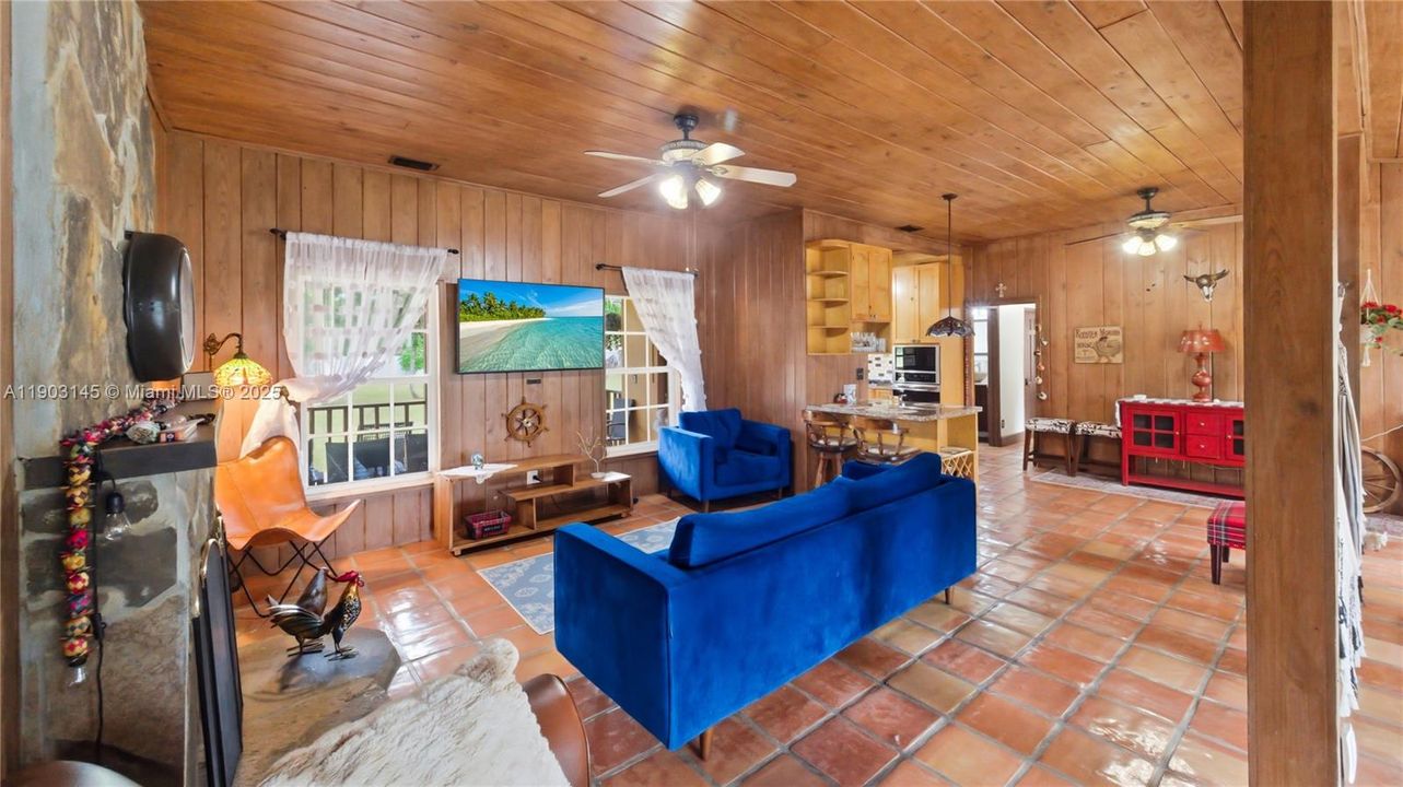 На продажу: $1,700,000 (5 спален, 4 ванн, 3224 Квадратных фут)