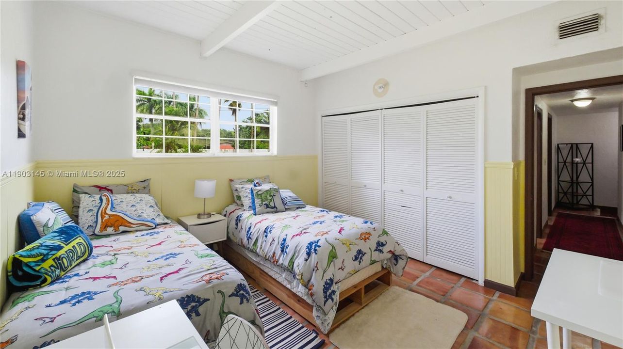 На продажу: $1,700,000 (5 спален, 4 ванн, 3224 Квадратных фут)