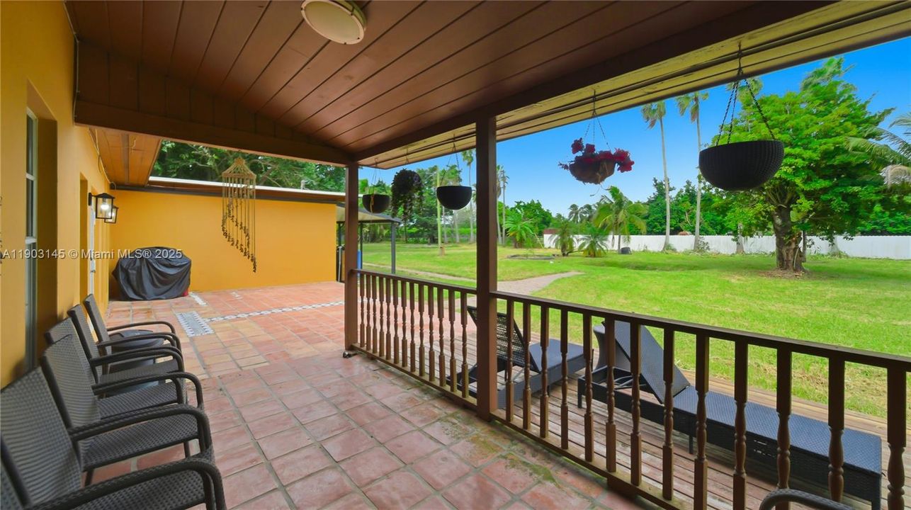 На продажу: $1,700,000 (5 спален, 4 ванн, 3224 Квадратных фут)