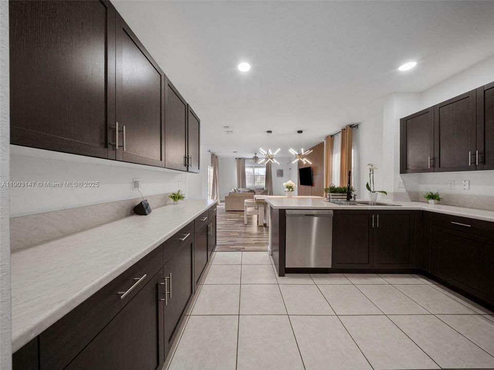 For Rent: $4,200 (3 beds, 2 baths, 2024 Square Feet)