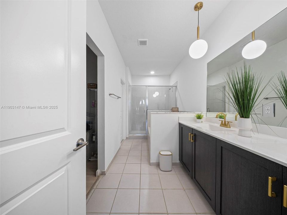 For Rent: $4,200 (3 beds, 2 baths, 2024 Square Feet)