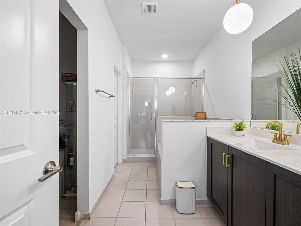 For Rent: $4,200 (3 beds, 2 baths, 2024 Square Feet)