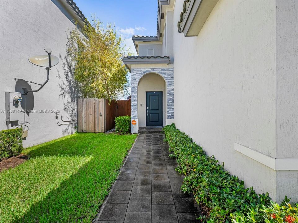 For Rent: $4,200 (3 beds, 2 baths, 2024 Square Feet)