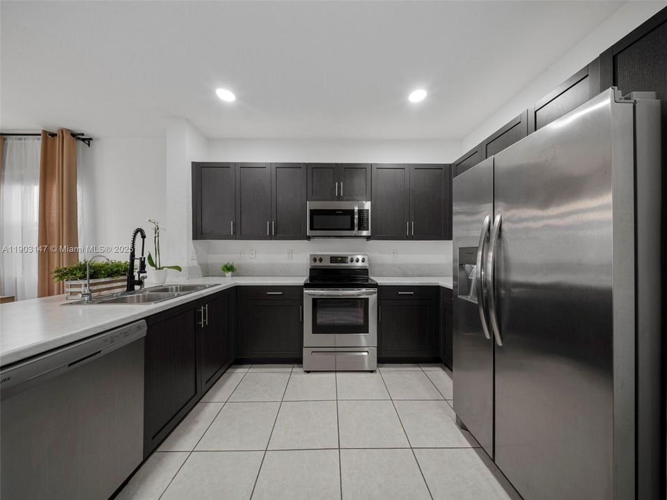 For Rent: $4,200 (3 beds, 2 baths, 2024 Square Feet)