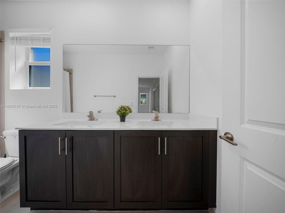 For Rent: $4,200 (3 beds, 2 baths, 2024 Square Feet)