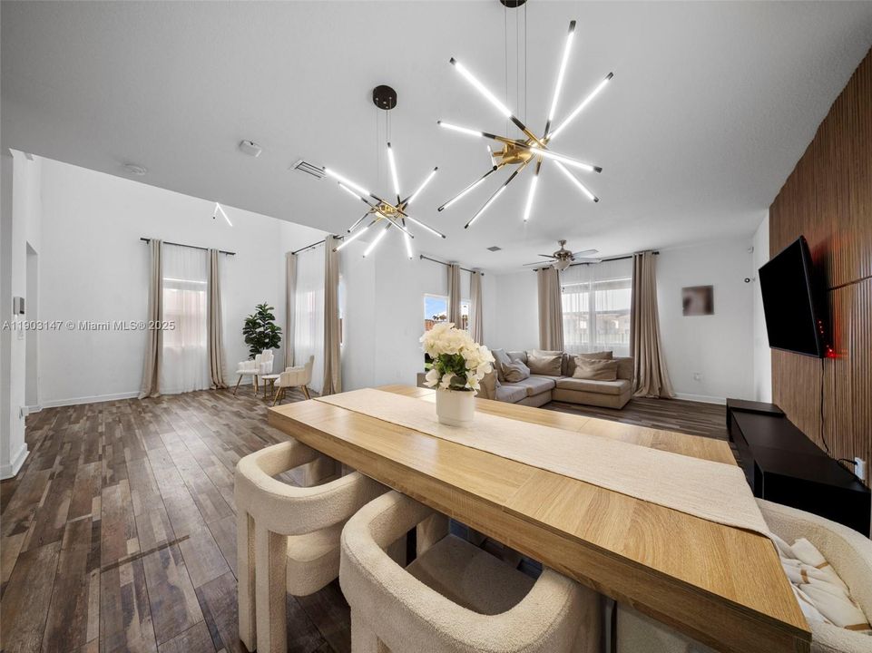 For Rent: $4,200 (3 beds, 2 baths, 2024 Square Feet)