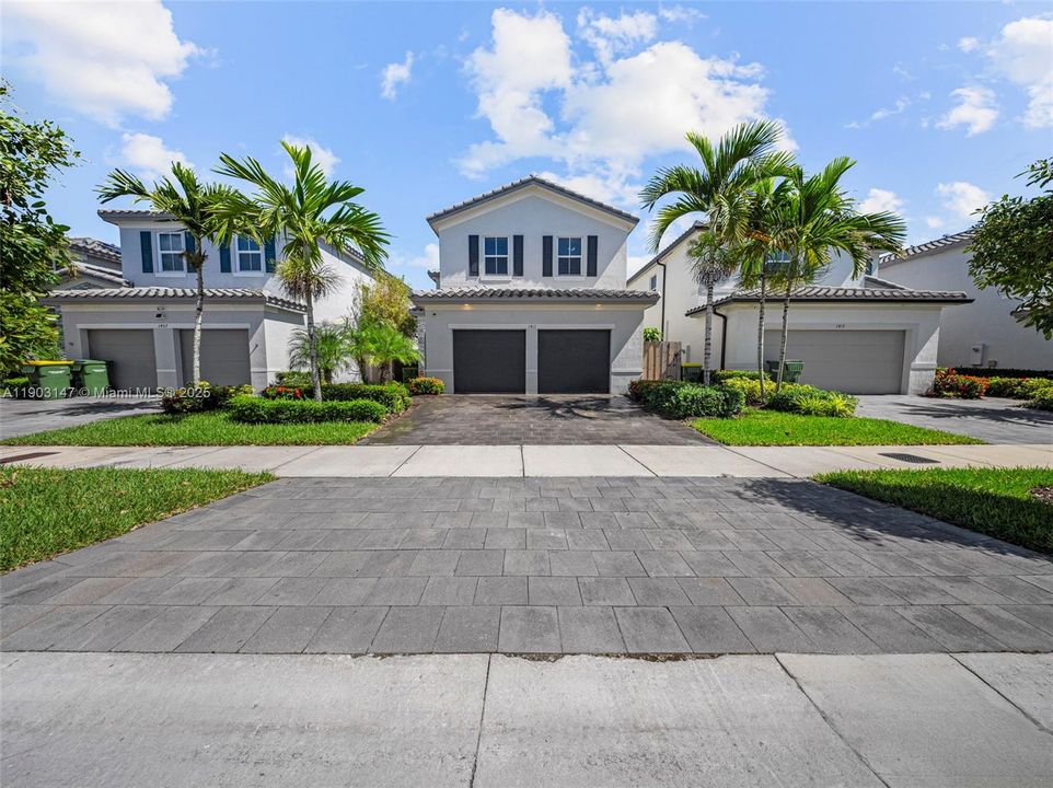 For Rent: $4,200 (3 beds, 2 baths, 2024 Square Feet)