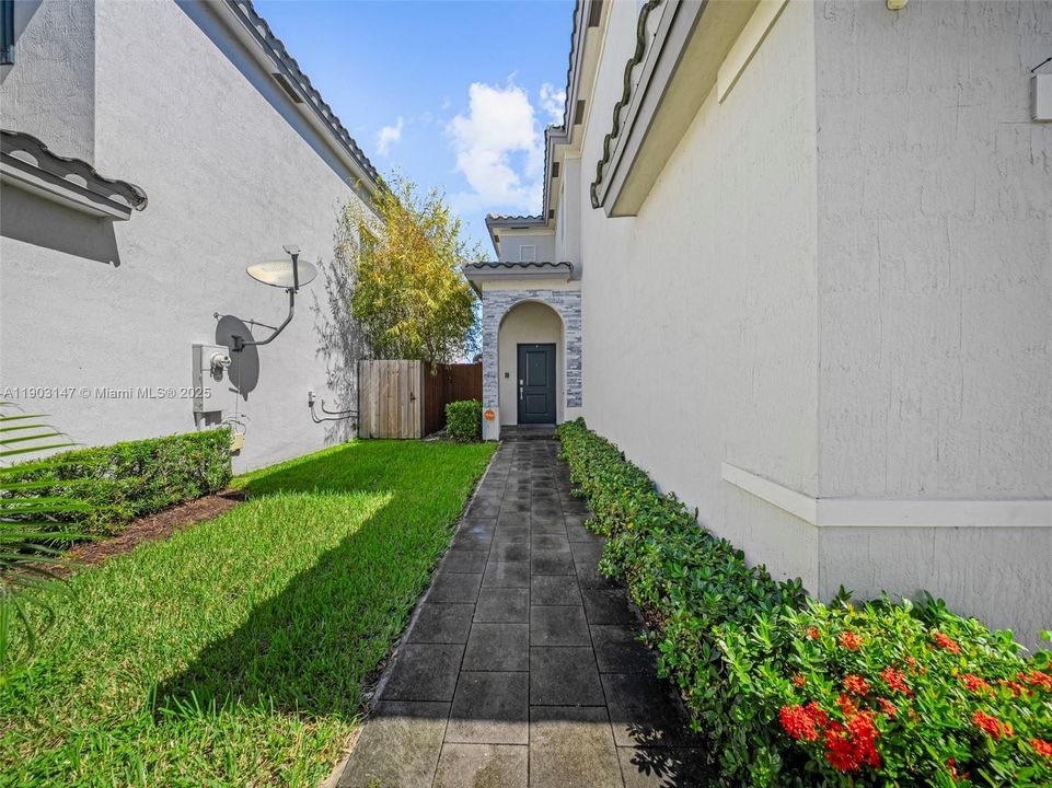 For Rent: $4,200 (3 beds, 2 baths, 2024 Square Feet)