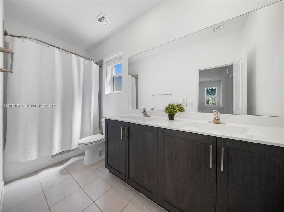 For Rent: $4,200 (3 beds, 2 baths, 2024 Square Feet)