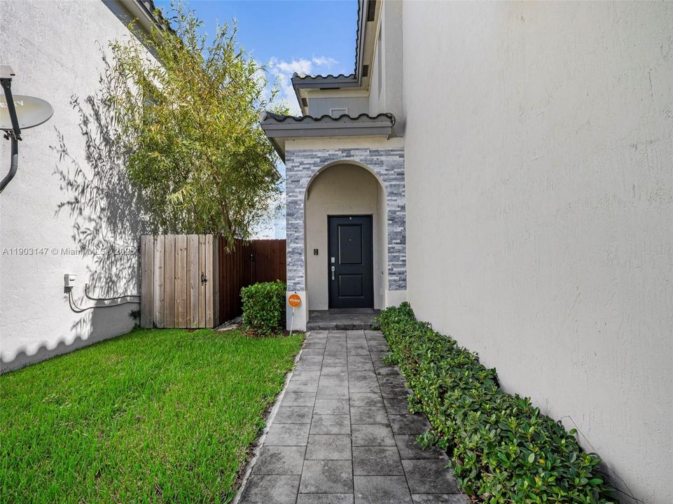 For Rent: $4,200 (3 beds, 2 baths, 2024 Square Feet)