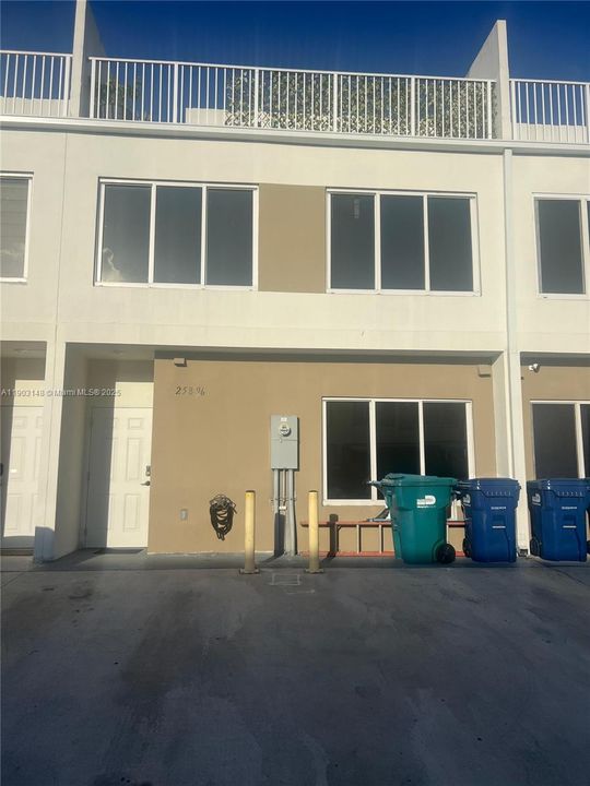 For Sale: $400,000 (4 beds, 3 baths, 1434 Square Feet)