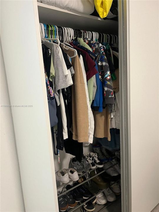 For Sale: $400,000 (4 beds, 3 baths, 1434 Square Feet)