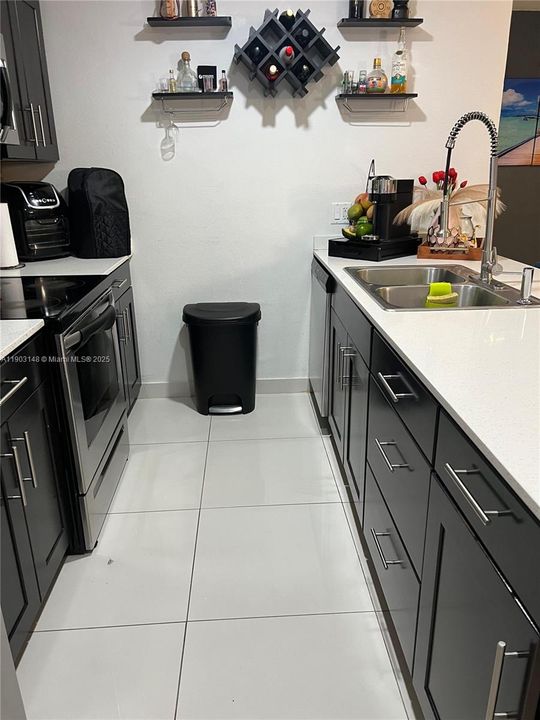 For Sale: $400,000 (4 beds, 3 baths, 1434 Square Feet)