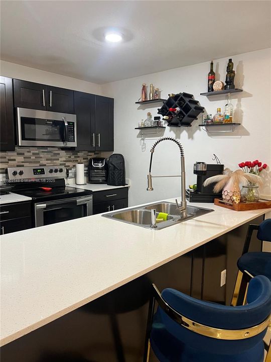 For Sale: $400,000 (4 beds, 3 baths, 1434 Square Feet)