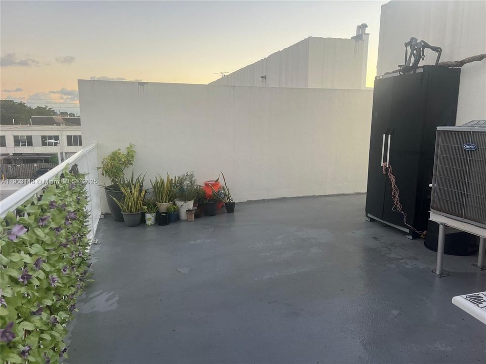 For Sale: $400,000 (4 beds, 3 baths, 1434 Square Feet)