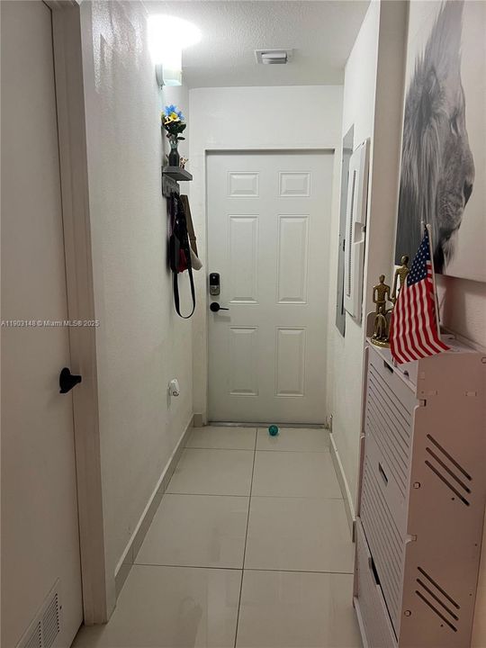 For Sale: $400,000 (4 beds, 3 baths, 1434 Square Feet)