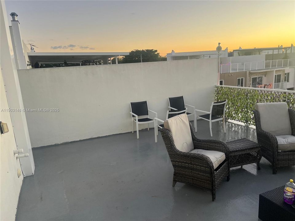 For Sale: $400,000 (4 beds, 3 baths, 1434 Square Feet)