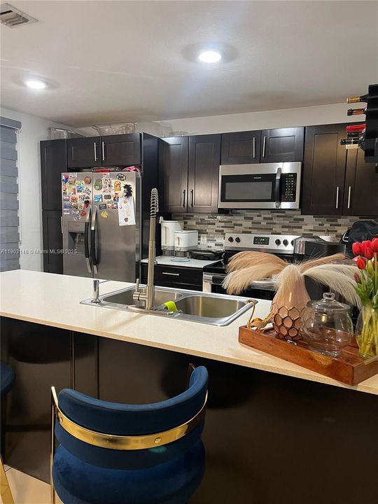 For Sale: $400,000 (4 beds, 3 baths, 1434 Square Feet)