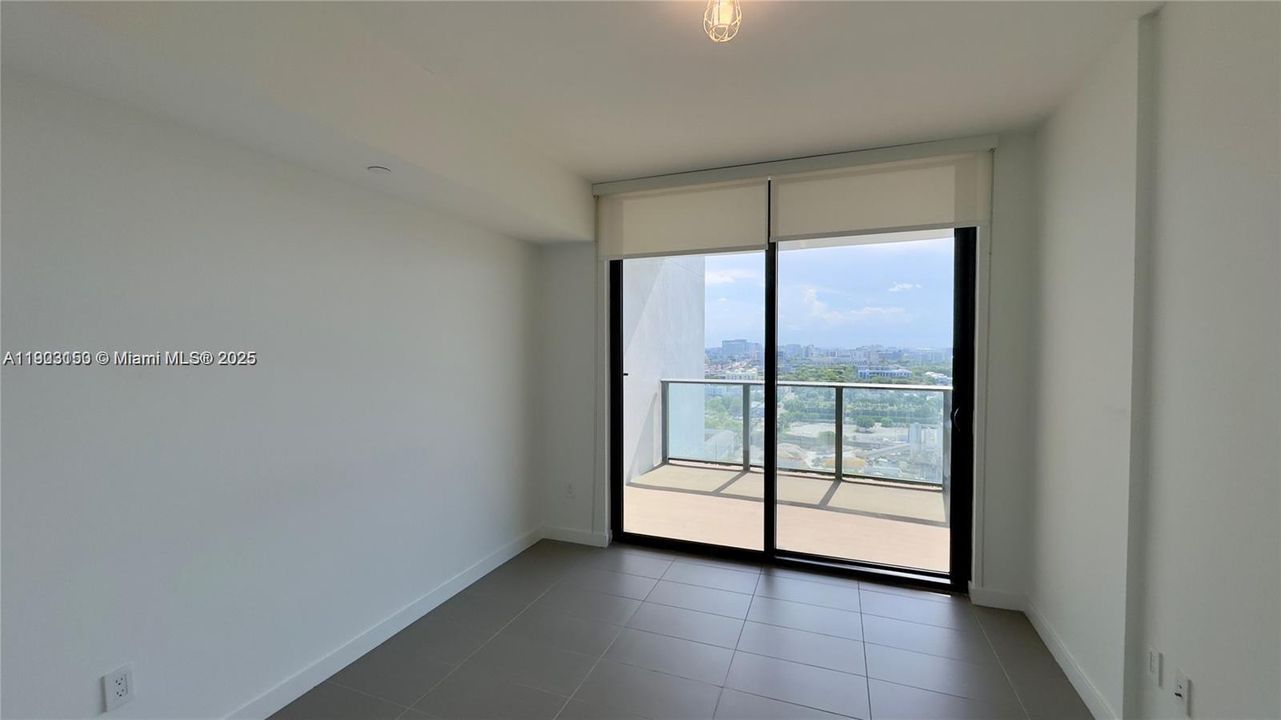 For Sale: $520,000 (1 beds, 1 baths, 865 Square Feet)